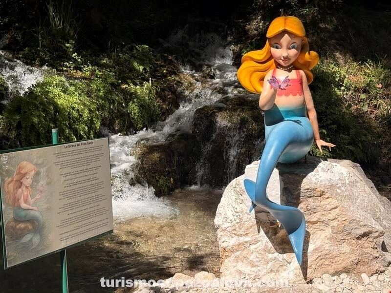 La sirena del bosque en el Bosque Encantado de Higueras